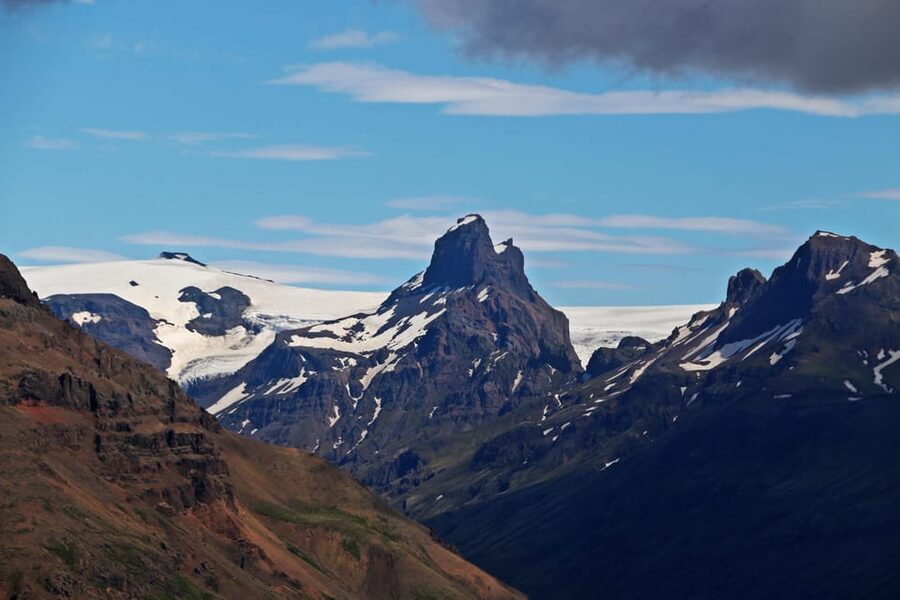 Skaftafell Nature Reserve: Highlights Scenic Airplane Tour - Green hills and Skaftafell’s hiking country