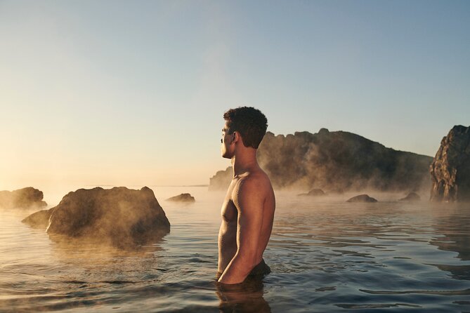 Sky Lagoon Spa Experience with Private Transfer from Reykjavík - Choosing between Saman and Sér
