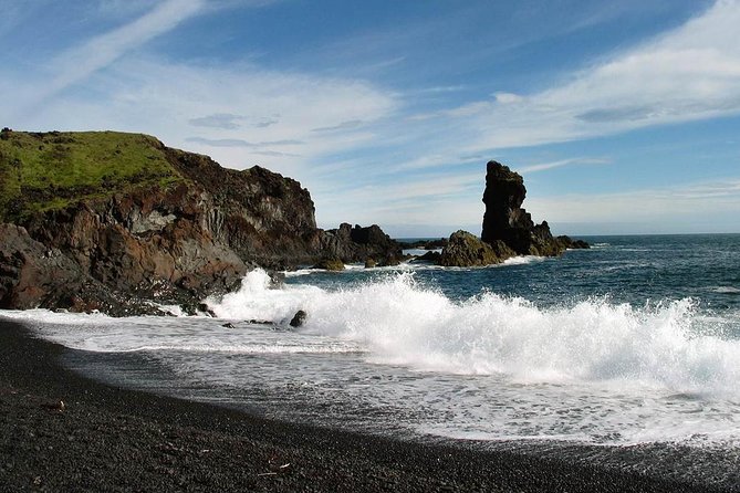 Snaefellsnes National Park and Natural Wonders from Reykjavik - Kirkjufell: Iceland’s famous mountain in a short stop