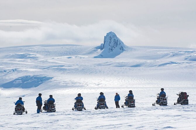 Snowmobile tour on Vatnajökull - Riding across the Vatnajökull ice cap