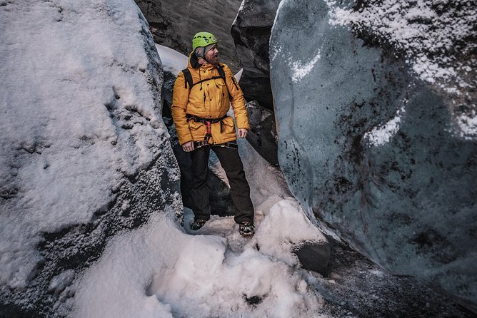 Sólheimajökull Ice Climbing and Glacier Walk - Weather, clothing, and changing conditions