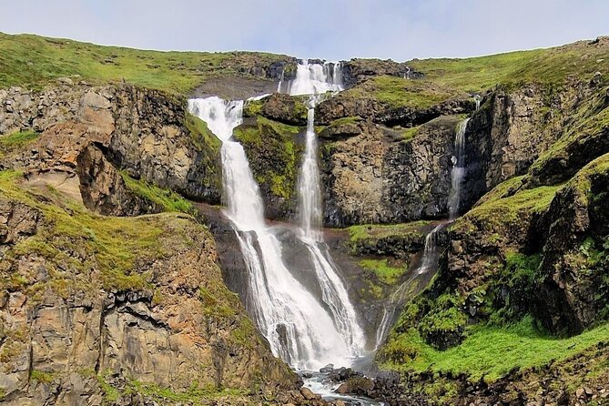 Stuðlagil Canyon and Vök Baths Day Tour - Who should book this day tour?