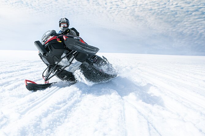 Super Jeep Golden Circle & Snowmobile on Glacier from Reykjavik - Geysir and Strokkur: wait for the burst