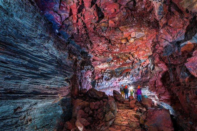 The Lava Tunnel Tour - Raufarhólshellir - One hour underground, with enough time for photographs