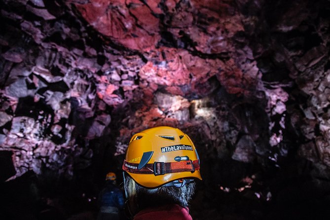 The Lava Tunnel Tour - Raufarhólshellir - The moment when the lights disappear