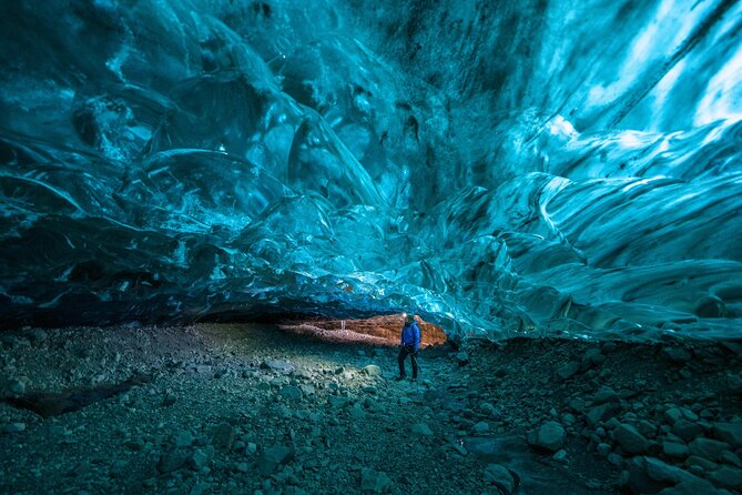 The Original Ice Cave Tour in Jökulsárlón Glacier Lagoon - The 4x4 ride to the glacier base