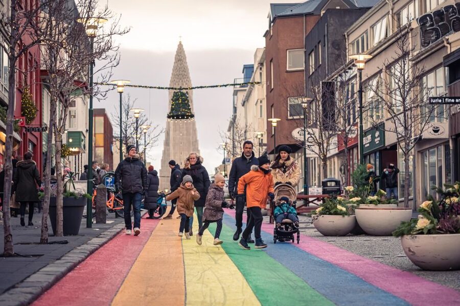 The Reykjavik Christmas Food Tour - Finishing with food, drinks, and the Little Christmas Store