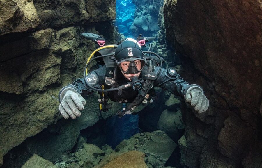 Thingvellir: Silfra Fissure Diving with Optional Pickup - Why the small group matters