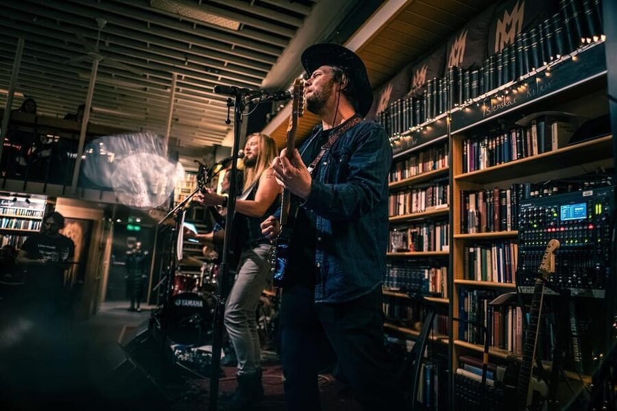 Tipsy in Reykjavik: Drink with a Viking (Food, Beer, Music) - Why this pub crawl works for a first night in Reykjavik