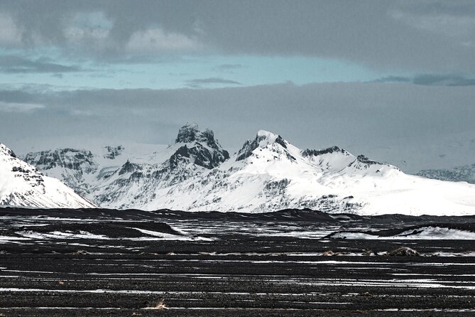 Treasure Iceland - Ice Cave Discovery - Crossing rocky moraine for 60 to 90 minutes