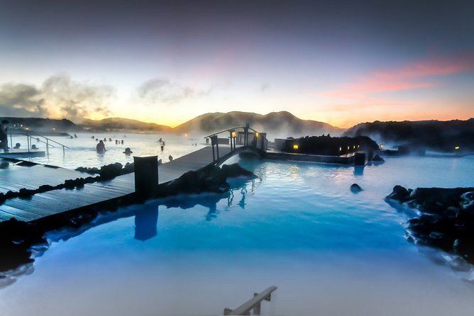 Unique bathing in an Icelandic hot springs at the Blue Lagoon - The Blue Lagoon experience in plain terms