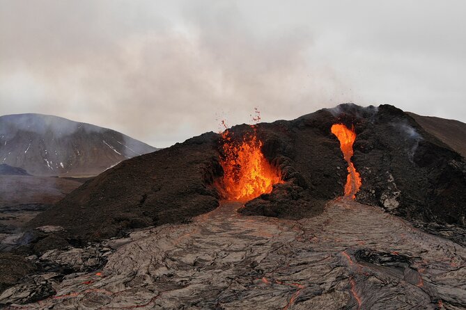 Volcano Hike and Grindavík Visit from Reykjavik - The route may change, so read the description with care