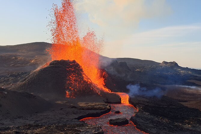 Volcano Hike and Grindavík Visit from Reykjavik - Who will enjoy this Reykjanes excursion most