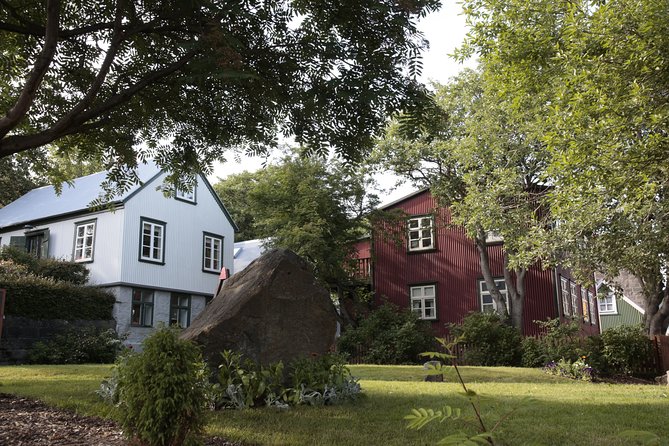 Walking tour of Reykjavik city - Laugavegur reveals Reykjavik’s creative side