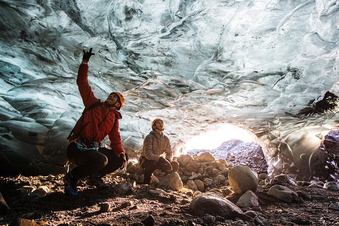 Winter Ice Cave + Climbing Private Photoshoot - 20 Shot Package - Meeting at Jökulsárlón
