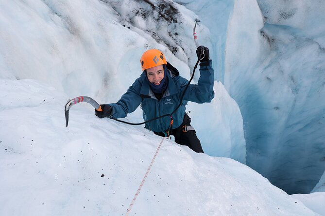 Winter Ice Cave + Climbing Private Photoshoot - 20 Shot Package - The private guide makes the difference